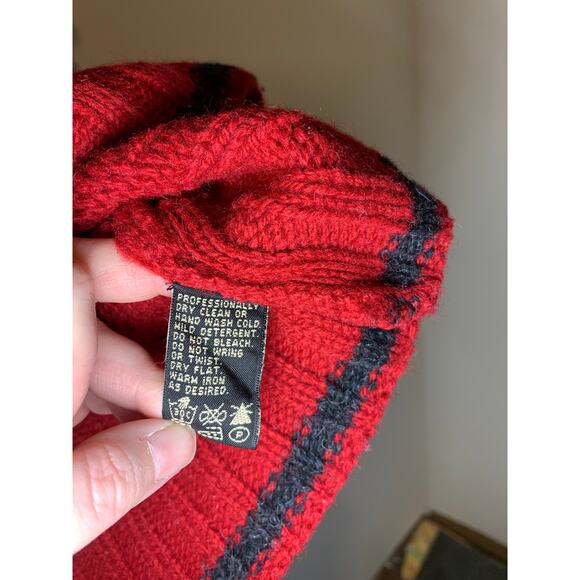 Eddie Bauer LEGEND red Fair Isle women's sweater in 100% wool Size Small heavy - Picture 8 of 10